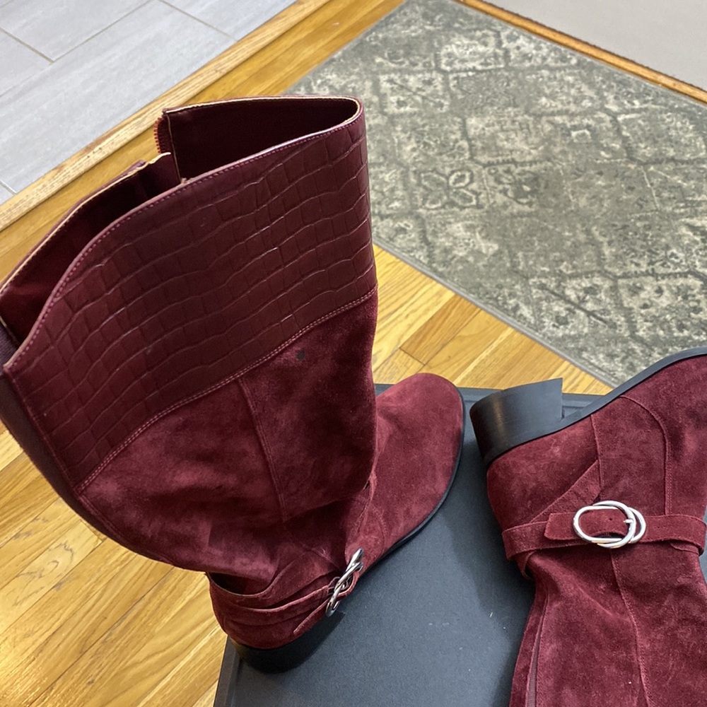 Gorgeous Marc Fisher, Burgundy Suede Boots, Women's 10 - Picture 4 of 13
